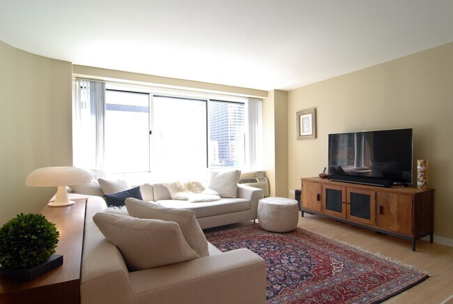 Foto del edificio - 211 E Ohio St