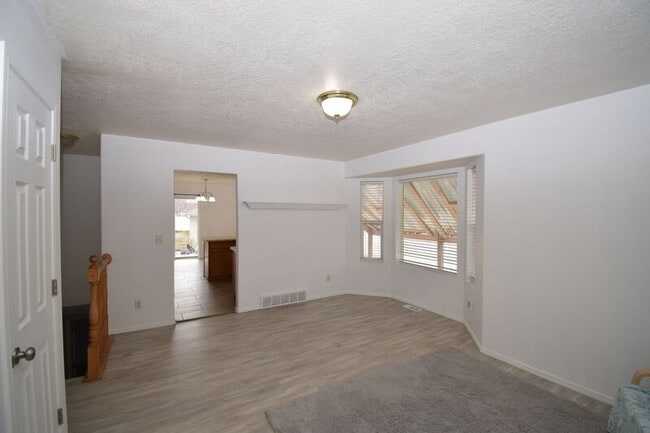 Building Photo - 540 N 400 W