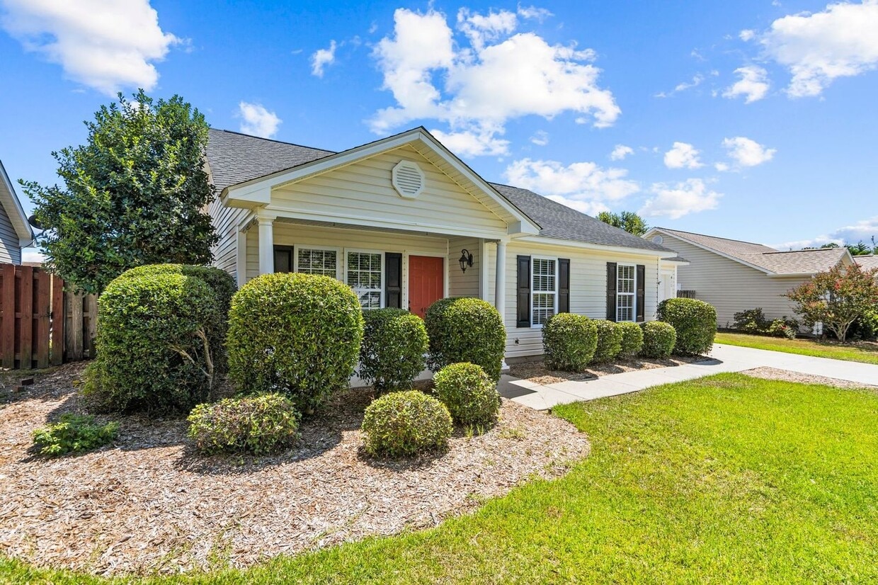 3BR/2BA Home with Garage in Monkey Junction – Wilmington, NC - 3BR/2BA Home with Garage in Monkey Junction – Wilmington, NC