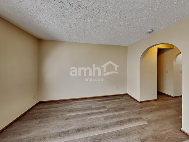 Building Photo - 5486 Avonhurst Ct