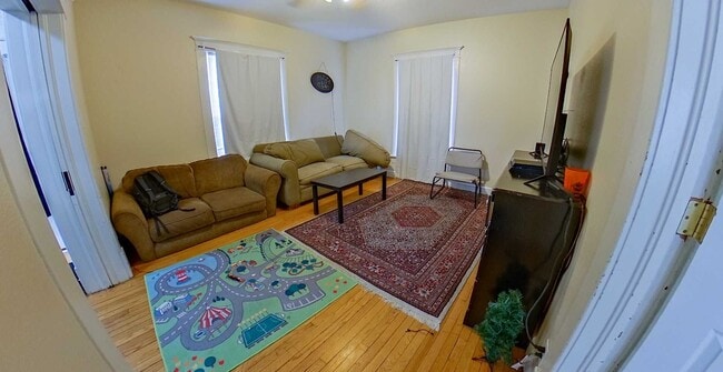 Building Photo - 3D Tour Available - Huge House!! 2 Kitchen...