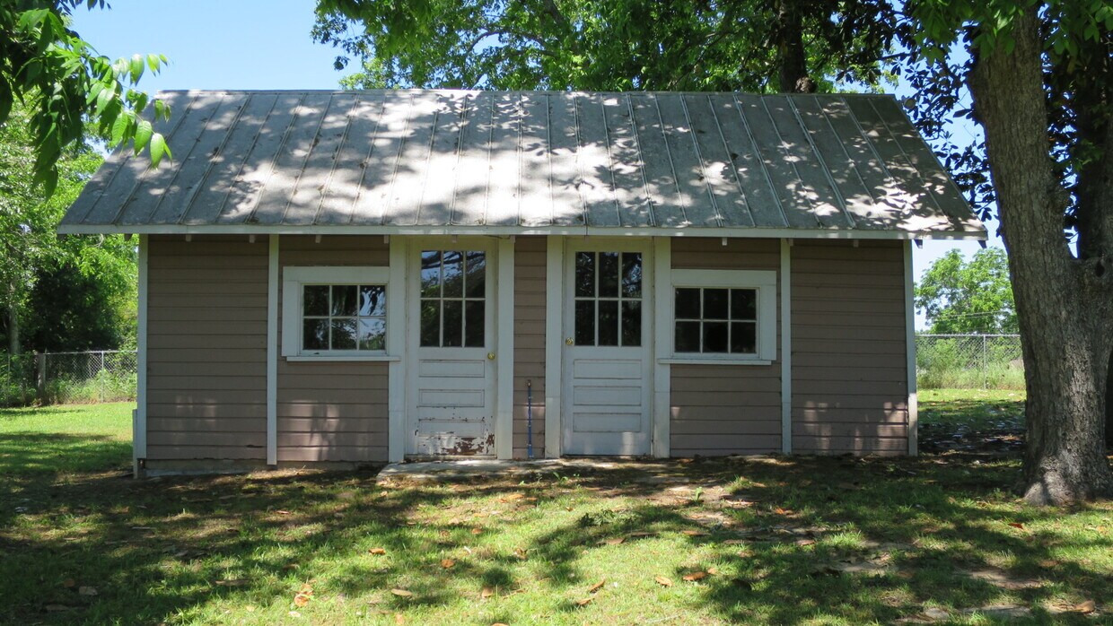Building Photo - 1140 N 3 Notch St