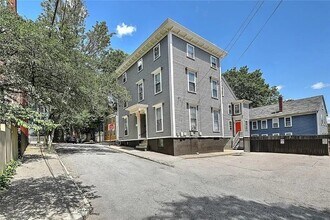 Building Photo - 17 Thayer St