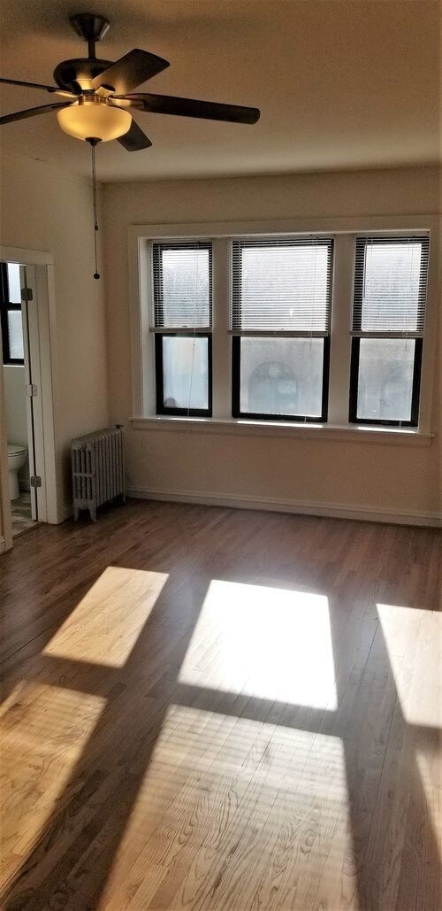 Building Photo - 619 Grove St