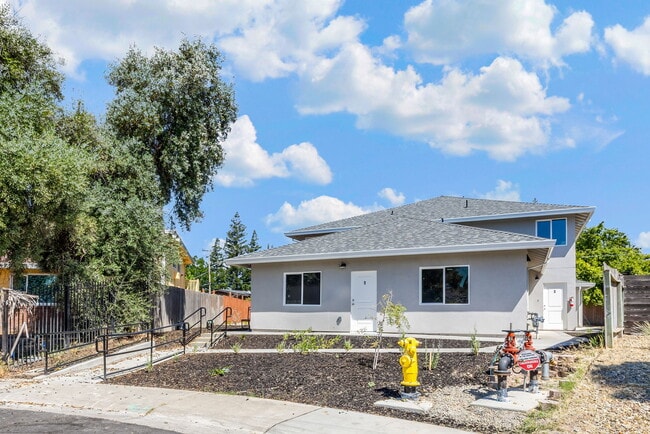 Building Photo - 2409 Cava Ct