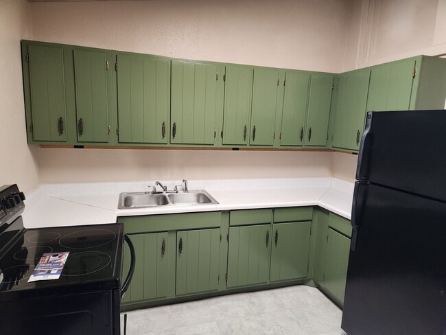 Building Photo - 321 N Main St