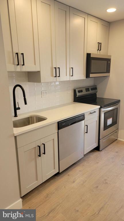 Foto principal - 4663 Umbria St