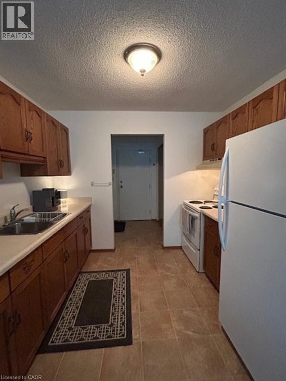 Building Photo - 470 Elizabeth St E