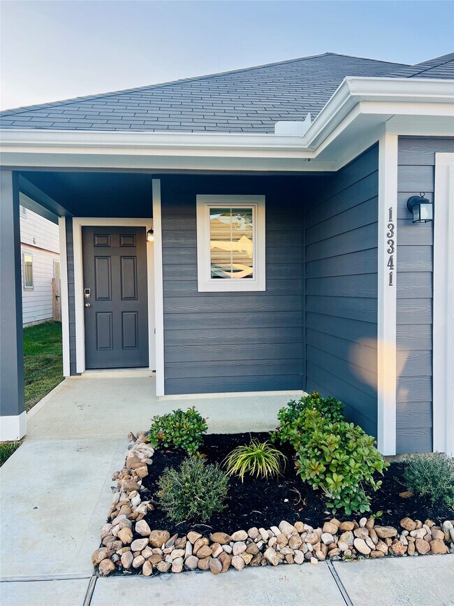 Foto del edificio - 13341 Burbot Dr