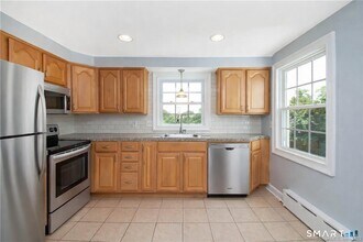 Building Photo - 983 Black Rock Tpke