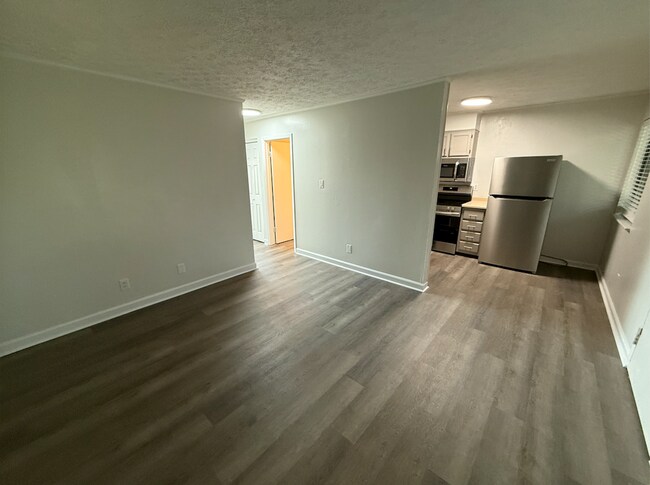 Photo - Painter Ave Apartment