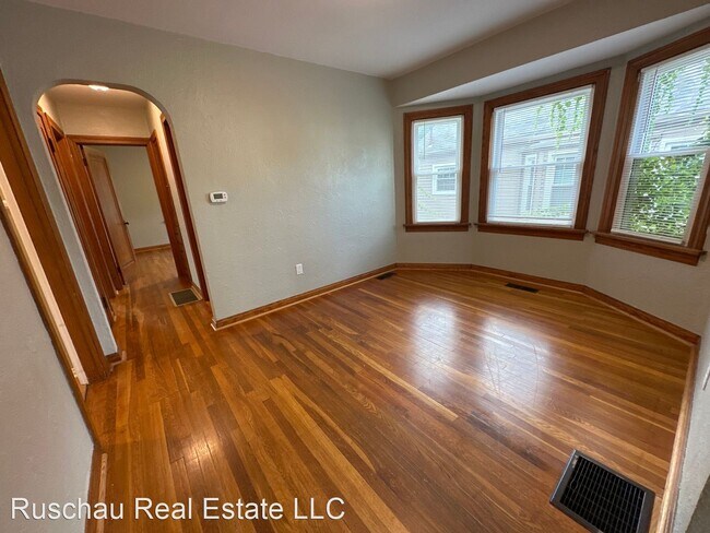 Building Photo - 2 br, 1 bath House - 1625 Fauver Ave
