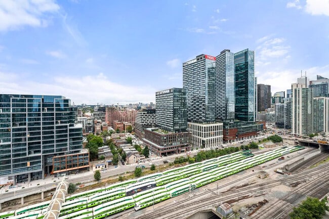 Photo du bâtiment - 480 Front St W