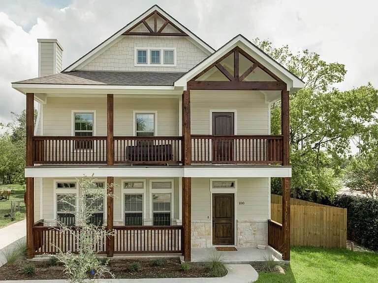 Primary Photo - 100 Gilchrist Ave