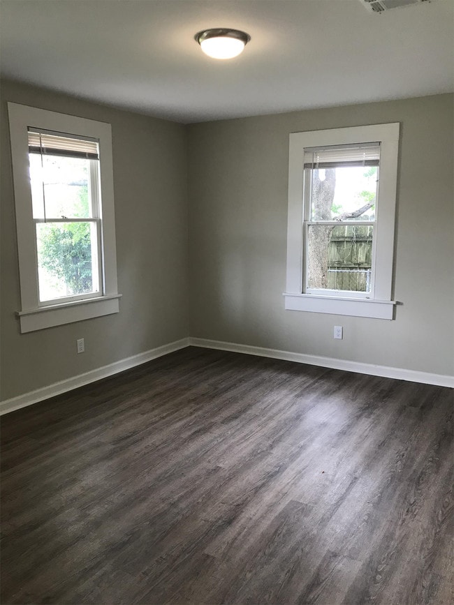 Building Photo - 1306 Eby St