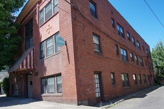 Building Photo - 2267 NW Glisan St
