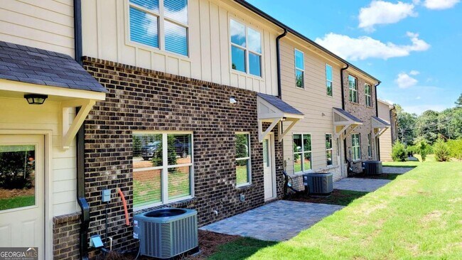 Building Photo - 4391 Fulson Dr