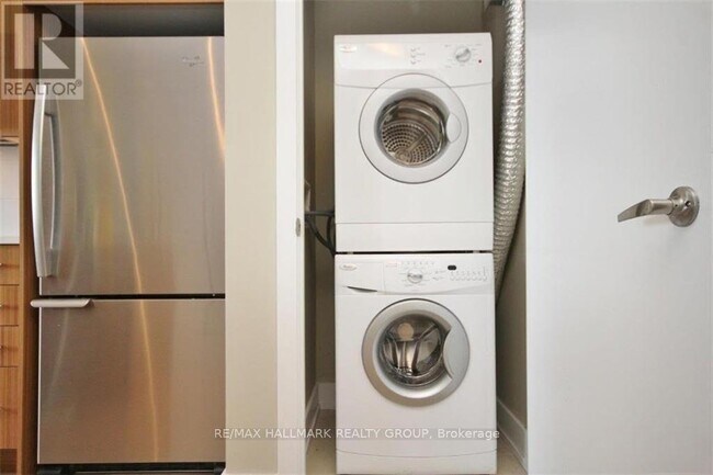 Building Photo - 360 Patricia Ave