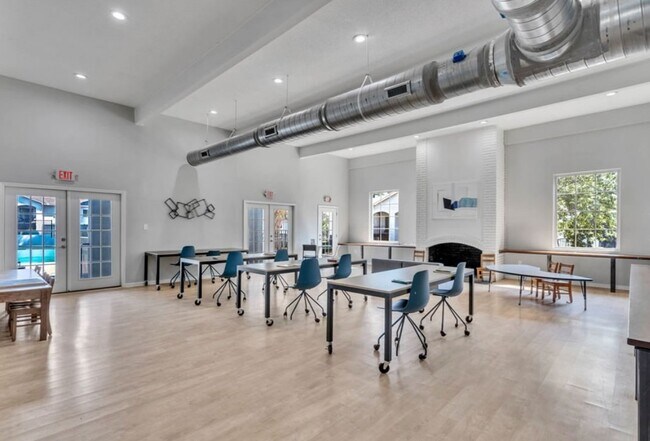 Foto del edificio - 1401 Longcreek Dr