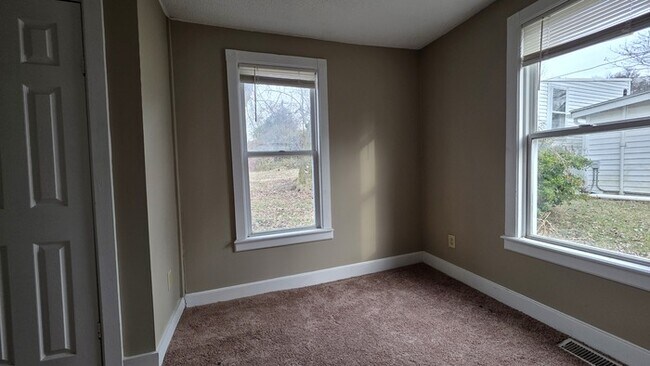 Foto del edificio - Nicely Renovated House for Lease