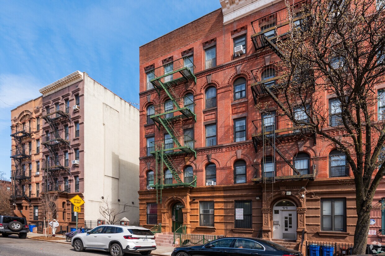 Building Photo - 9 E 131st St