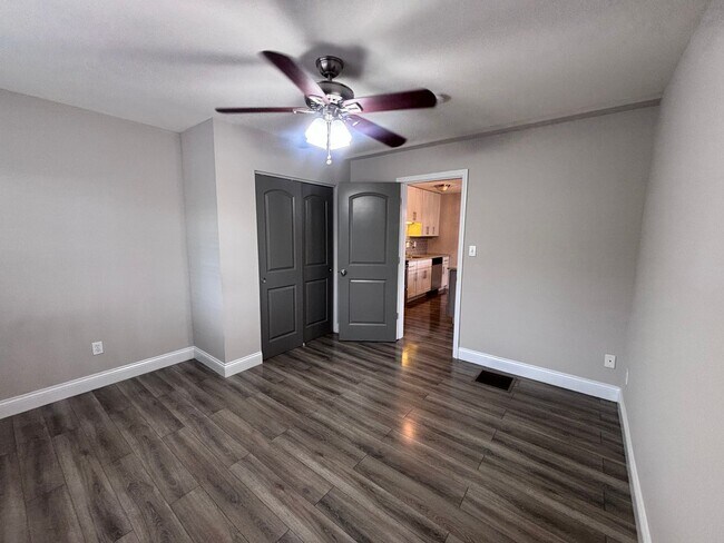 Foto del edificio - Heart of Webster Groves! *** Large One Bed...