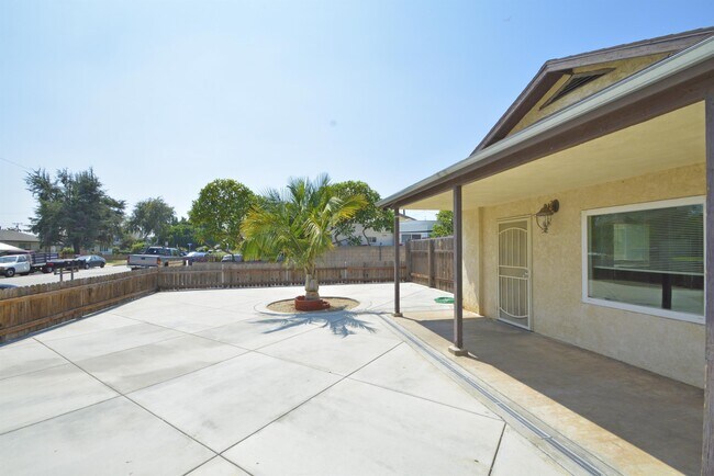 Building Photo - 1245 S Montebello Blvd