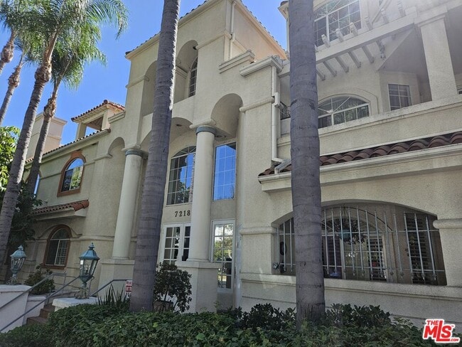 Building Photo - 7218 Hillside Ave