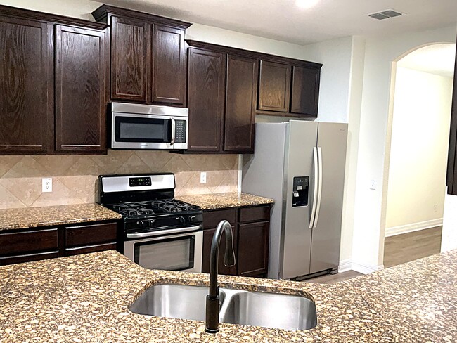 Foto del edificio - 736 Community Dr