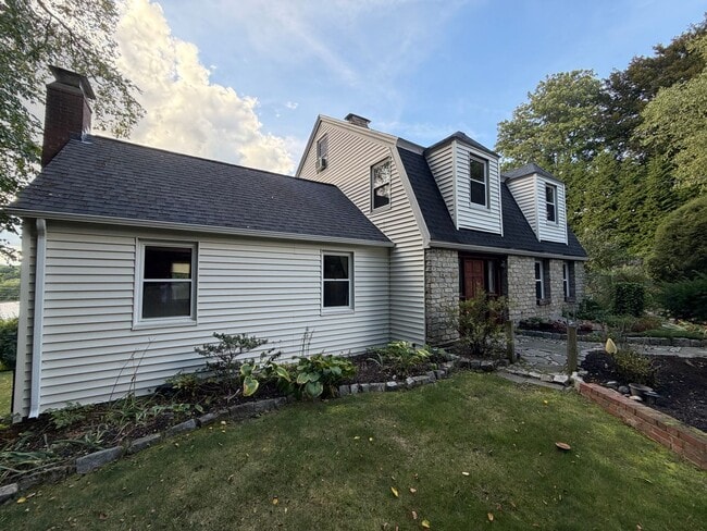 Building Photo - 1281 Boston Rd