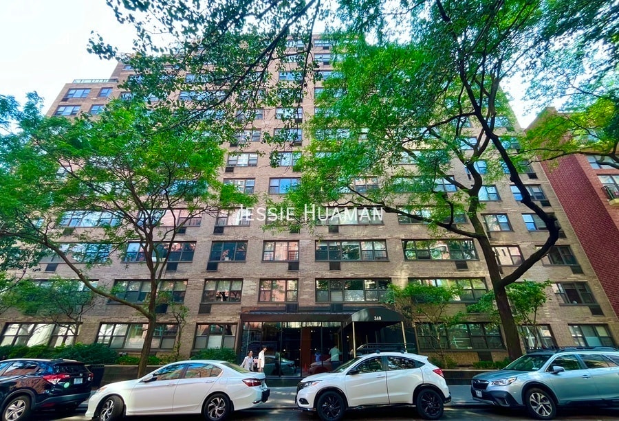 Primary Photo - 340 E 74th St