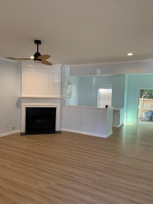 Building Photo - 27 Highoak Dr