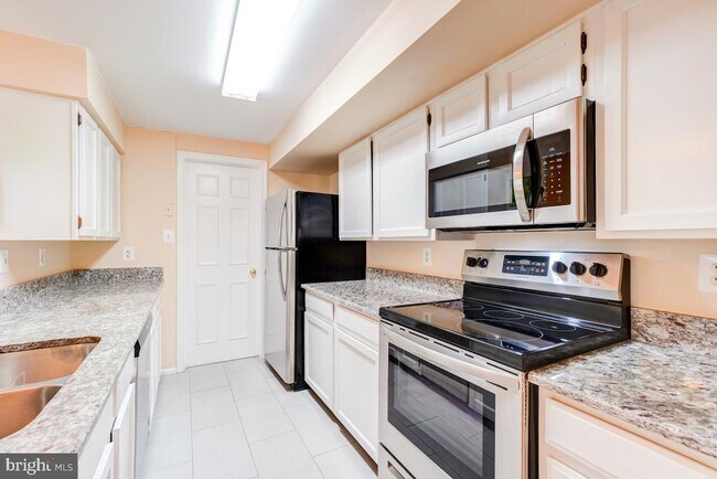 Foto del edificio - 20649 Shadyside Way