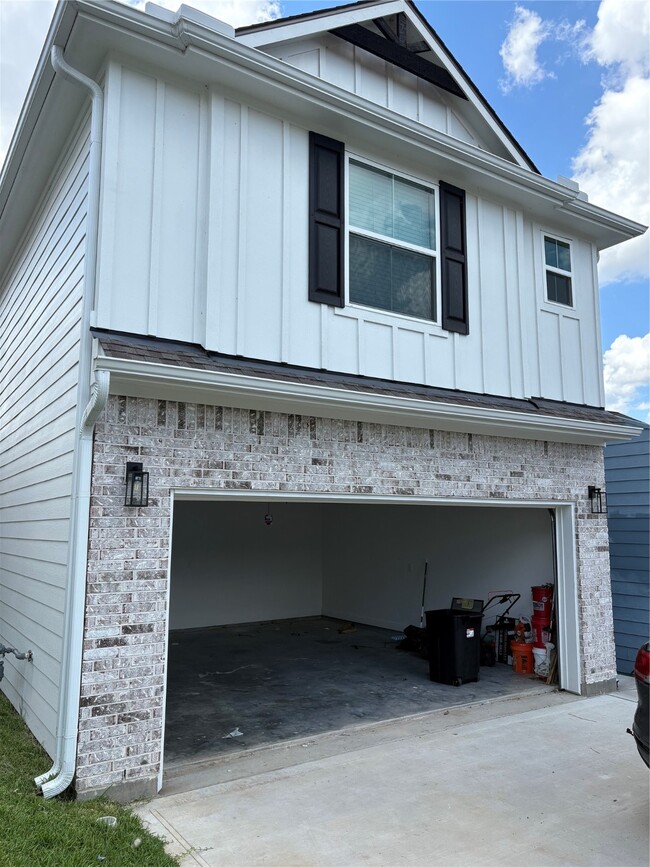 Building Photo - 107 Capetown Way