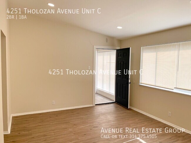 Foto del edificio - 4251 Tholozan Ave
