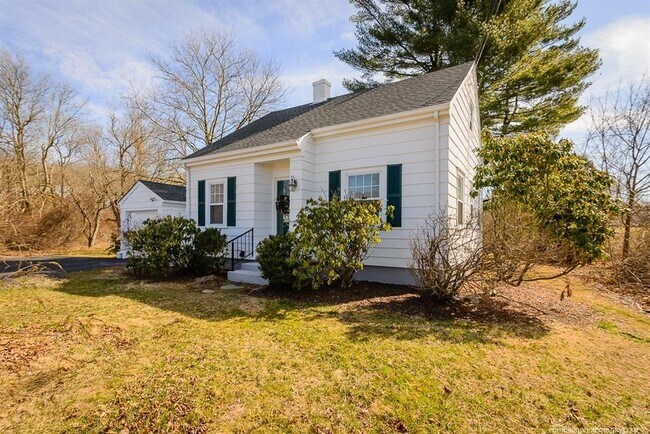 Building Photo - 1358 Main Rd