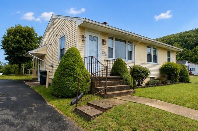 Foto del edificio - 321 Sharon Ln