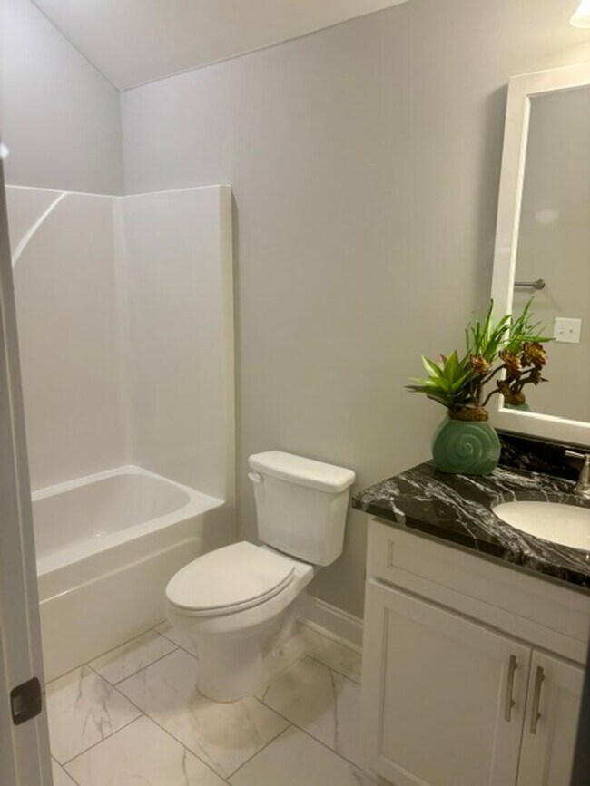 Building Photo - 4304 Sabal Dr