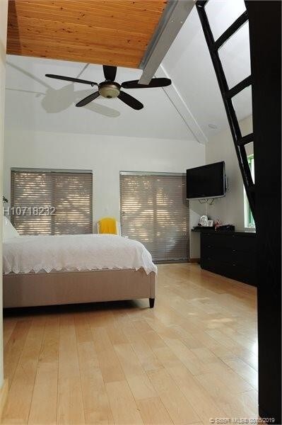 Foto del edificio - 208 Jefferson Ave