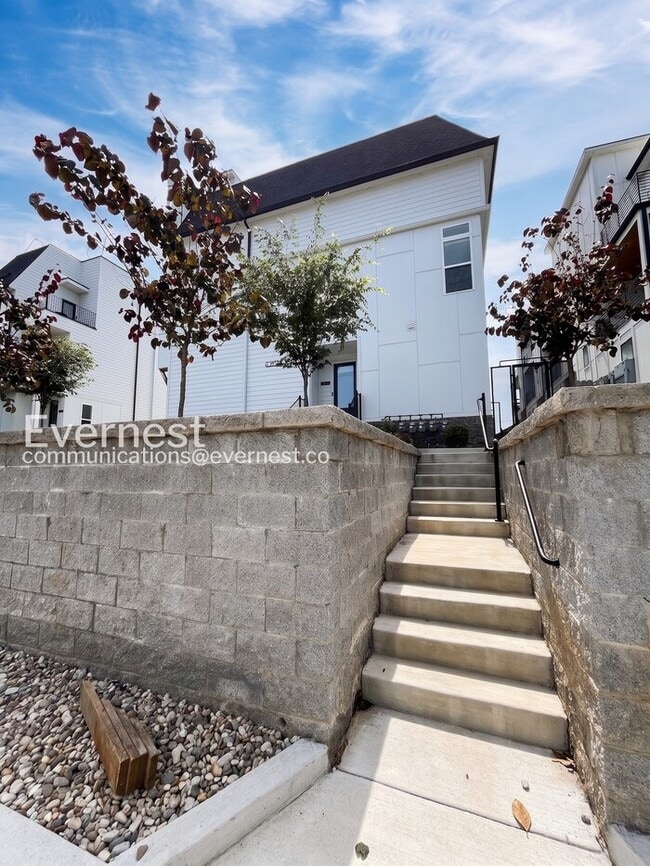 Building Photo - 206 N 9th St