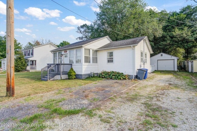 Foto del edificio - 446 E Arverne Ave