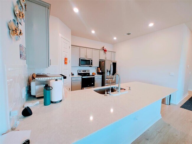 Foto del edificio - 228 Mystic Cyn Ln