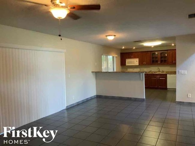 Foto del edificio - 5784 Strawberry Lakes Cir