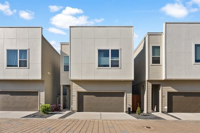 Building Photo - 620 Thornton Oaks Ln