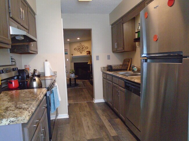 Building Photo - 5859 Shady Grove Cir