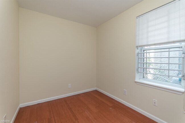 Foto del edificio - 1616 Willington St