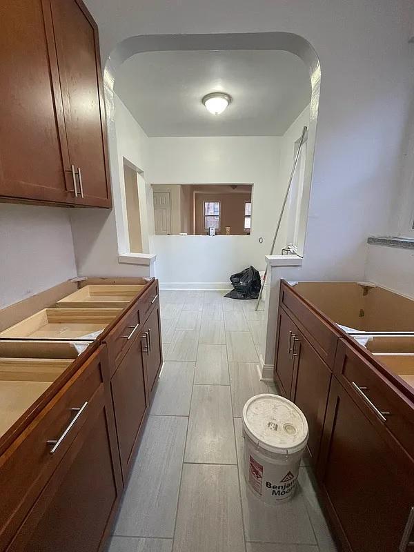 Building Photo - 64-48 Booth St