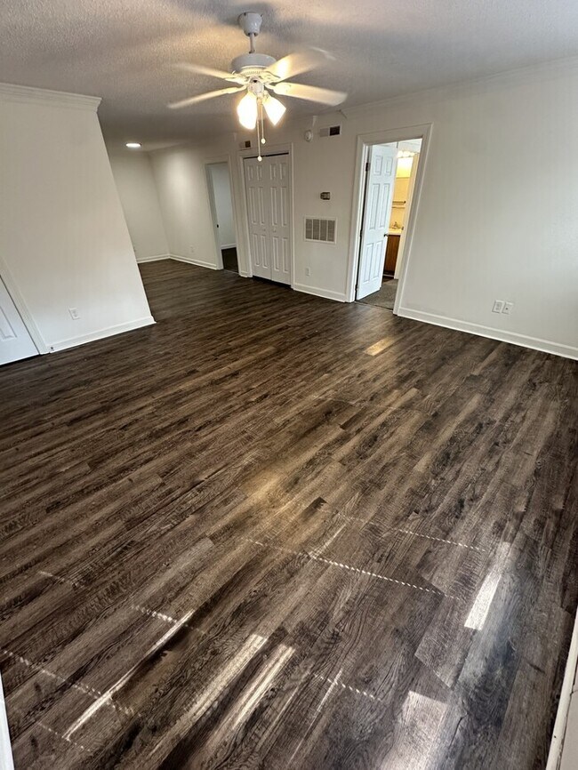 Foto del edificio - 3521-102 Ivy Commons Drive