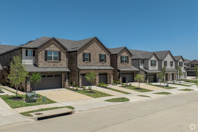 Building Photo - Bluebonnet Trail Townhomes