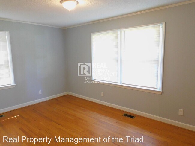 Building Photo - 3 br, 2 bath House - 808 Elizabethan Dr.